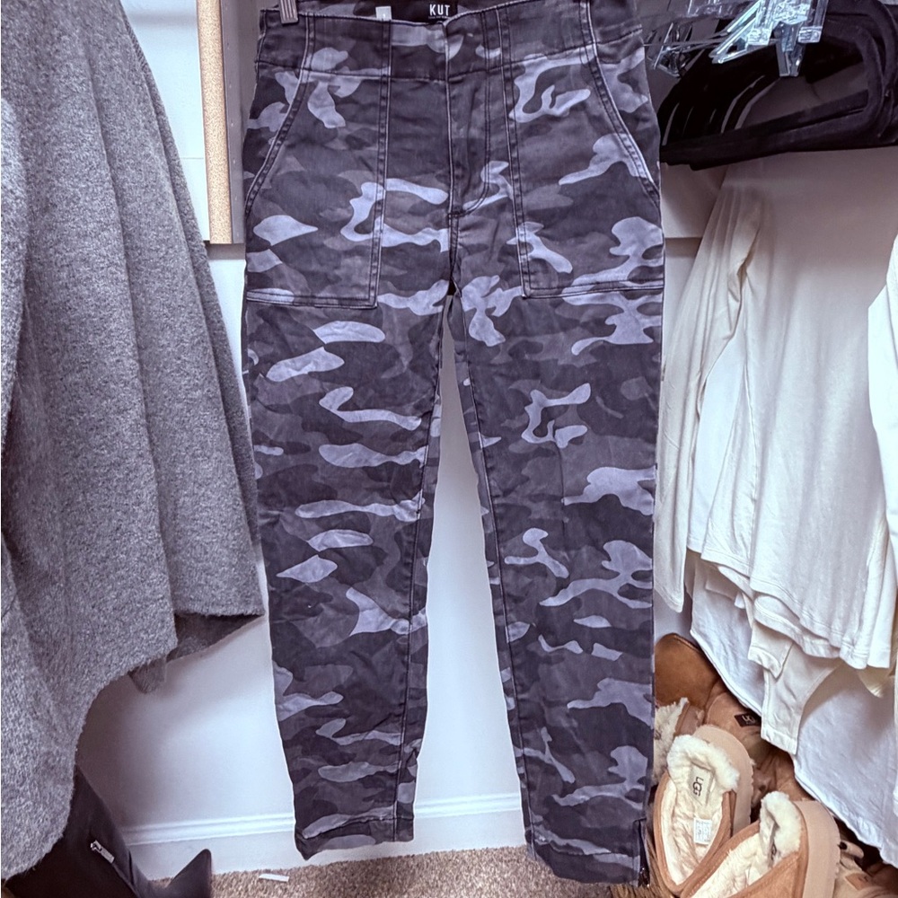 Kut from the Kloth Women's Gray Camo Straight Leg Pants